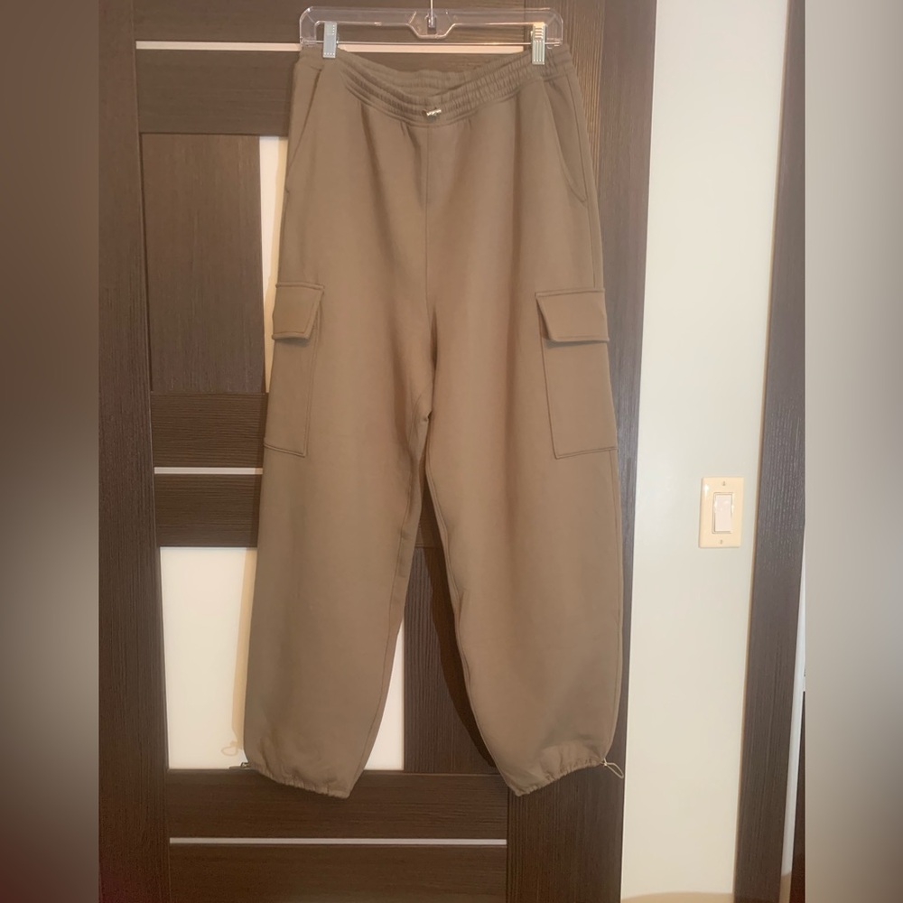 Abercrombie & Fitch YPB
neoKNIT Utility Jogger - Picture 2 of 6